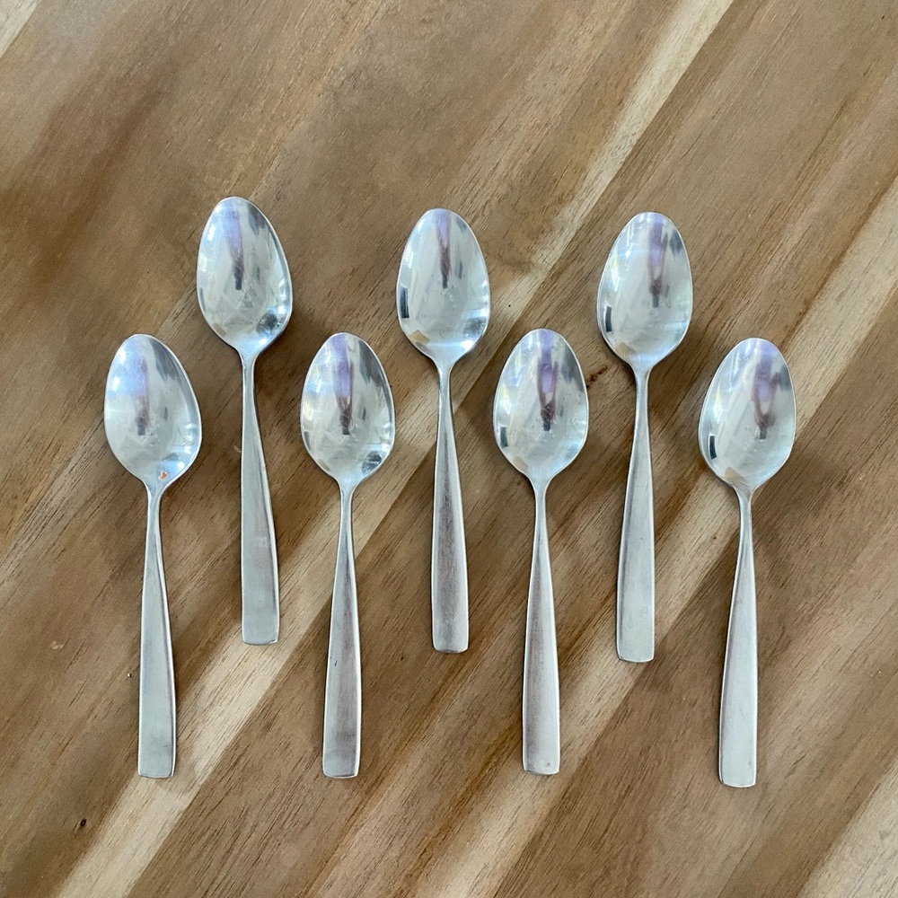 7 TEASPOONS: Yamazaki Flatware Set in Stainless Steel.